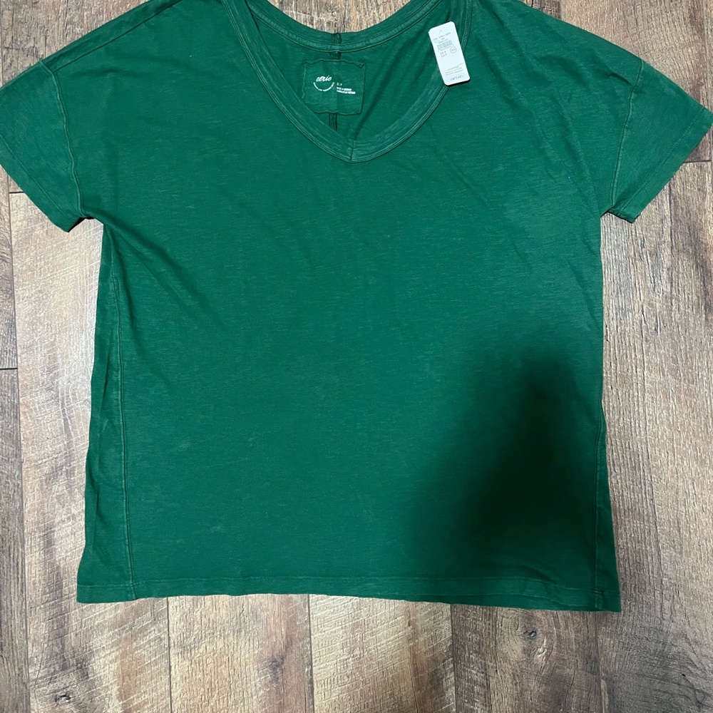 Aerie oversized v-neck boyfriend t-shirt